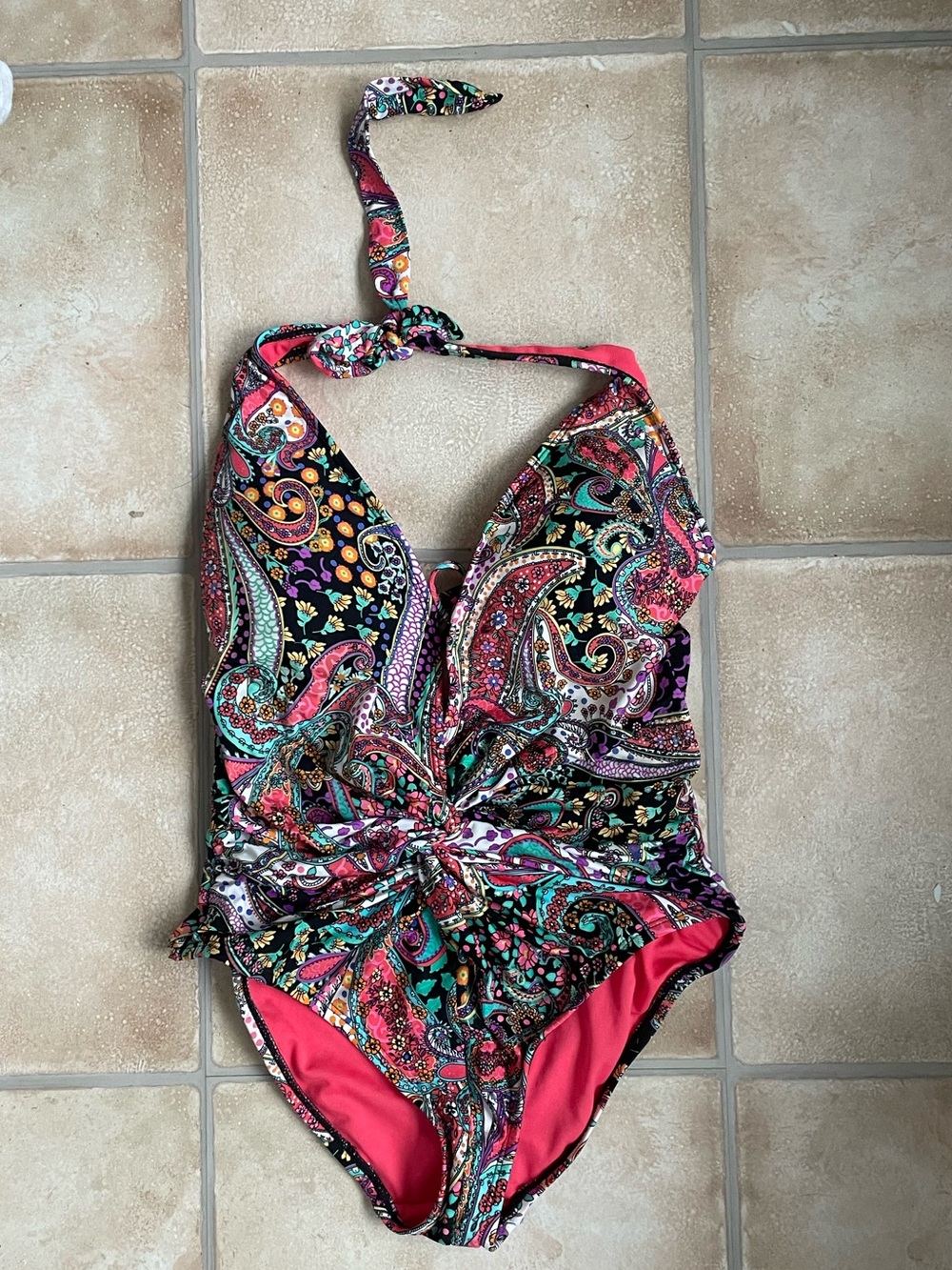 Reaction Kenneth Cole paisley print one piece swimsuit, tummy control, halter; 8